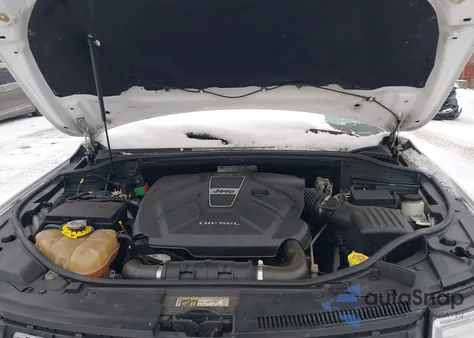 2015 Jeep Grand Cherokee Summit z USA, uszkodzony, nr VIN 1C4RJFJM9FC731820